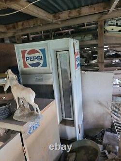 Vintage 60s Pepsi Machine-Excellent Interior & Exterior Condition