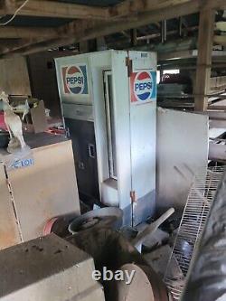 Vintage 60s Pepsi Machine-Excellent Interior & Exterior Condition