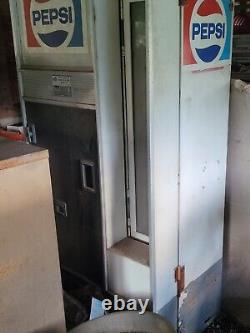 Vintage 60s Pepsi Machine-Excellent Interior & Exterior Condition