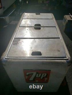 Vintage 7 Up Cooler Kelvinator 180 Cooler