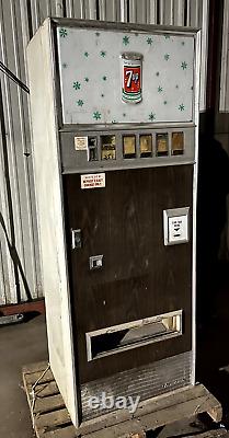 Vintage 7Up Vending Machine