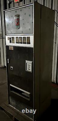 Vintage 7Up Vending Machine