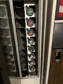 Vintage Antique Cavalier Coke Coca Cola vending machine. Model CSS-8-64