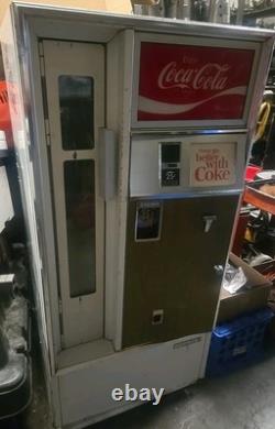Vintage Cavalier Coke Machine 1960s 25 Cents Model No. Css-8-64 Fully Functional