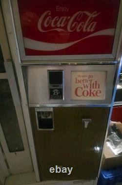 Vintage Cavalier Coke Machine 1960s 25 Cents Model No. Css-8-64 Fully Functional