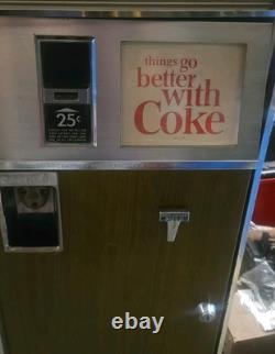 Vintage Cavalier Coke Machine 1960s 25 Cents Model No. Css-8-64 Fully Functional