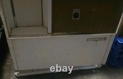 Vintage Cavalier Coke Machine 1960s 25 Cents Model No. Css-8-64 Fully Functional