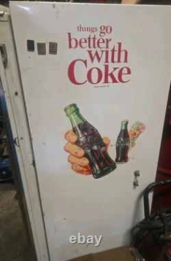 Vintage Cavalier Coke Machine 1960s 25 Cents Model No. Css-8-64 Fully Functional