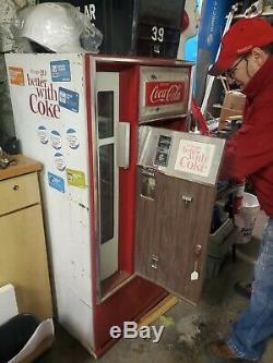 Vintage Coca Cola Bottled Vending Machine 1960's Cavalier CSS-8-64