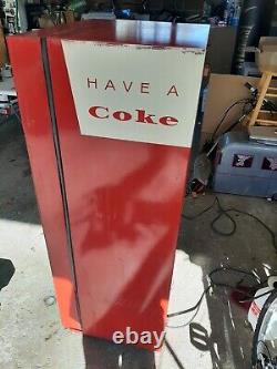 Vintage Coca-Cola Cavalier CS-64-C Coke Machine. Working. ICE COLD