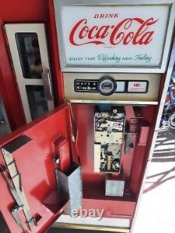 Vintage Coca-Cola Cavalier CS-64-C Coke Machine. Working. ICE COLD