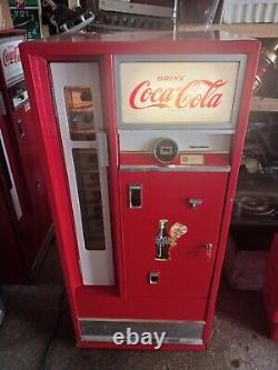 Vintage Coca-Cola Cavalier CSS-64FS Coke Machine. Working. ICE COLD