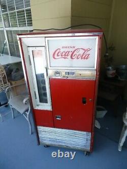 Vintage Coca-Cola / Coke Soda Vending Machine Vendo H63 A Working