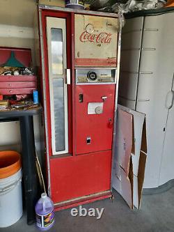Vintage Coca Cola Coke Vending Machine CS-96C