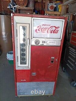 Vintage Coca Cola Coke Vendo 10 Cent V-63 Vending WORKING Machine Sqaure Top