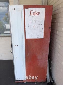 Vintage Coca-Cola Collectible Machine