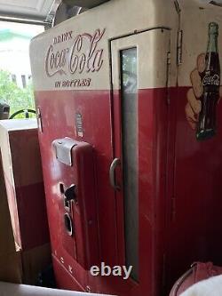 Vintage Coca Cola Machine