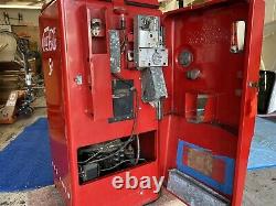 Vintage Coca Cola Machine