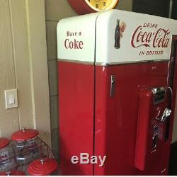 Vintage Coca Cola Machine