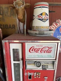 Vintage Coca-Cola Machine 1960 1961 Cavalier Bottle Machine
