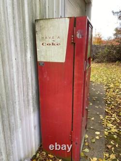 Vintage Coca-Cola Machine (Model CS-96) Cavalier (NOT WORKING) SEE VIDEO