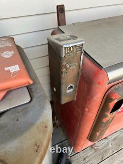 Vintage Coca-Cola Machine model a30000 gbz-50 (WORKS)