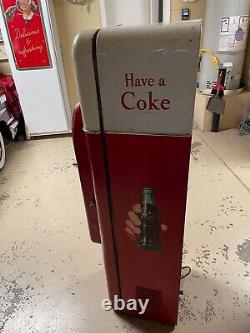 Vintage Coca Cola Model 44 Vendo Coke Machine Unrestored With Key