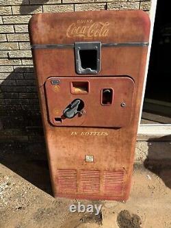Vintage Coca Cola Vending Machine