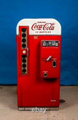 Vintage Coca Cola Vending Machine, Vendo 81