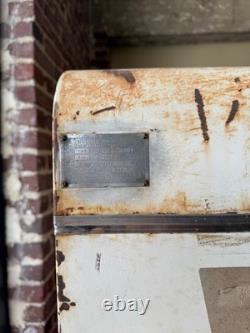 Vintage Coca Cola Vending Machine Vendorlator Model 139 Unrestored