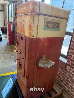 Vintage Coca Cola Vending Machine Vendorlator Model 139 Unrestored