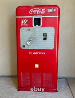 Vintage Coca-Cola Vendorlator VMC-33 Bottle Vending Machine Works Great 10¢ Coke