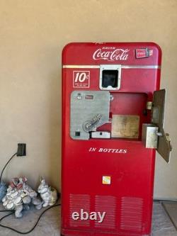 Vintage Coca-Cola Vendorlator VMC-33 Bottle Vending Machine Works Great 10¢ Coke
