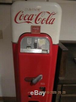 Vintage Coca Cola (coke) Machine Model Vendo 44