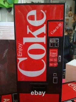 Vintage Coca-cola Miniature Vending Machines (3) Made Of Plastic Am-fm Radios