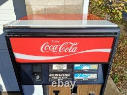 Vintage Coke Coca-Cola Machine Cavalier C4-104 vending Machine Please Read