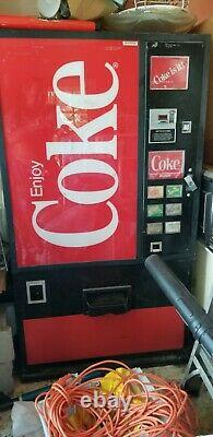 Vintage Coke Coca Cola Soda Vending Machine with Key