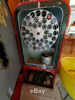 Vintage Coke Machine 1951 Vendo 39. 5 cent coin operated