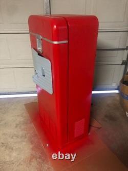 Vintage Coke Machine 1959 Vendorlator 27A