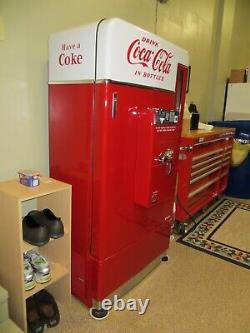 Vintage Coke Machine Vendo 110