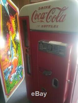 Vintage Coke Machine Vendo 1958