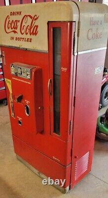 Vintage Coke Machine Vendo F110 As-is for Display, Restoration, Parts or Repair