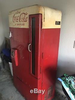 Vintage Collectible Vendo Model E110 Coke Machine