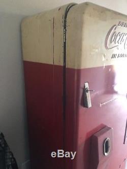 Vintage Collectible Vendo Model E110 Coke Machine