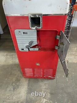 Vintage Double Door Vendorlator VMC-33 Coke Vending Machine withBottle Return Rack