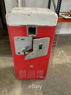 Vintage Double Door Vendorlator VMC-33 Coke Vending Machine withBottle Return Rack