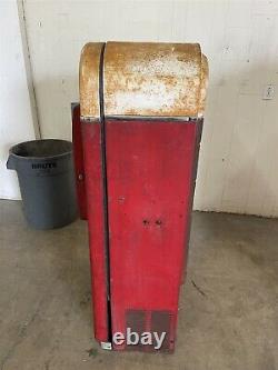 Vintage Double Door Vendorlator VMC-33 Coke Vending Machine withBottle Return Rack