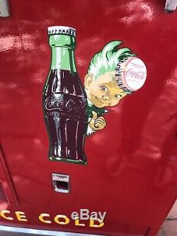 Vintage Fully Restored Early 1960s Coca Cola Coke Machine Cavalier Works Great