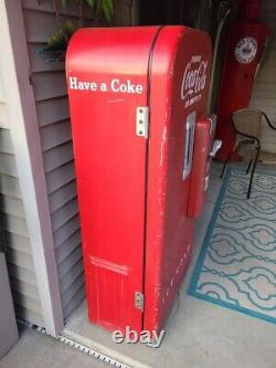 Vintage Model 39 (F39B5) 5¢ Coin Operated COKE Vending Machine Original Cond