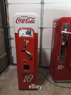 Vintage Model 44 Vendo Coke Coca Machine original restored no key opens 1 of 2